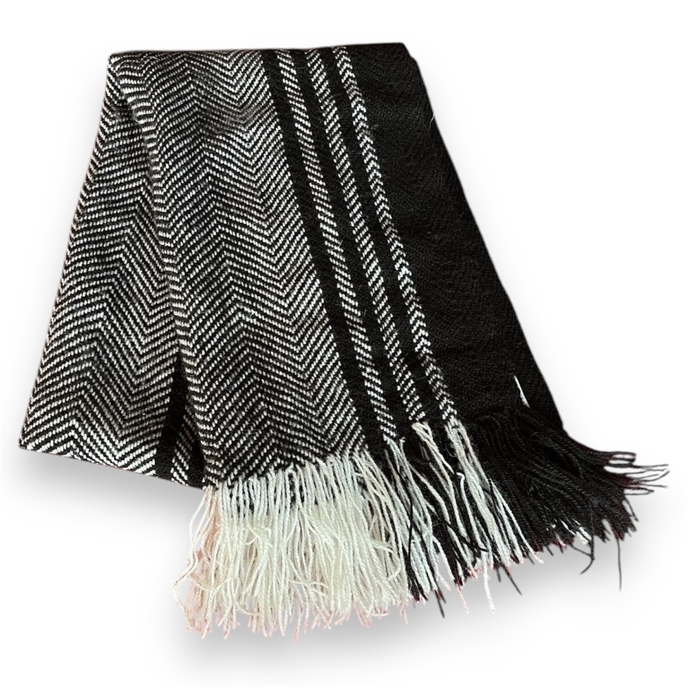 Vintage Lliclla 100% Wool Large Herringbone Knit Scarf